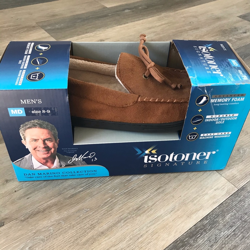 Isotoner Men’s Memory Foam Moccasin